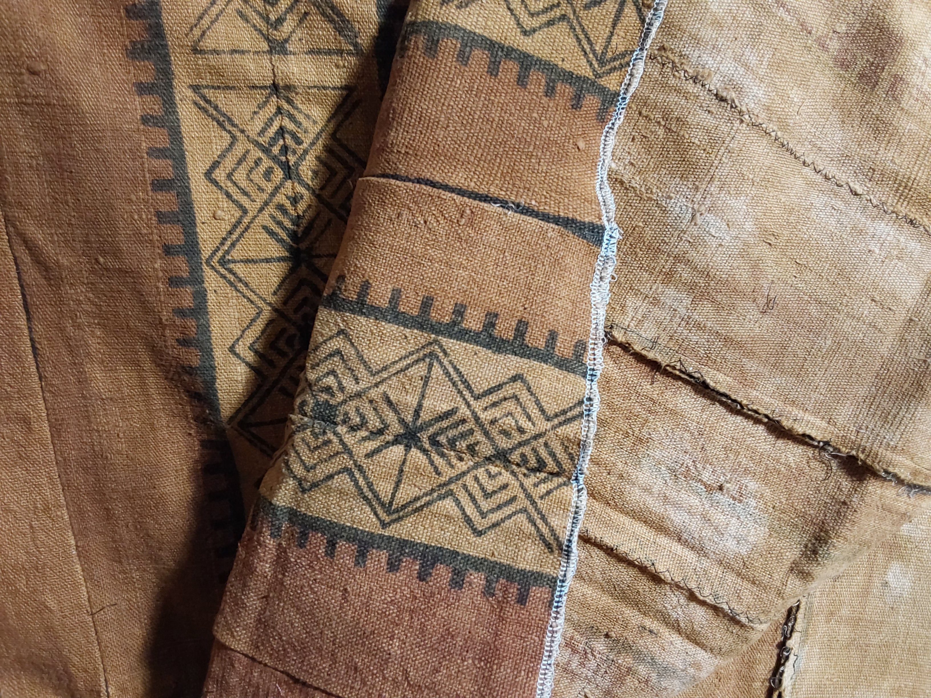 Brown and beige geometric mudcloth WRAPPURE